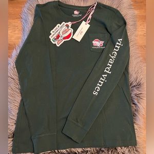 Vineyard Vines Mrs. claus Long Sleeve Pocket Tee